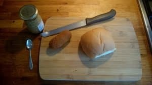Broodje kroket met mosterd