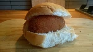 Witte bolletje broodje kroket